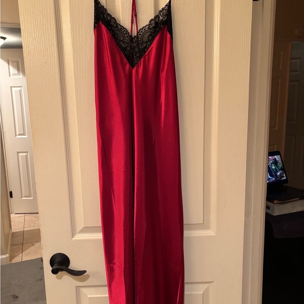 Jonquil In Bloom nightgown